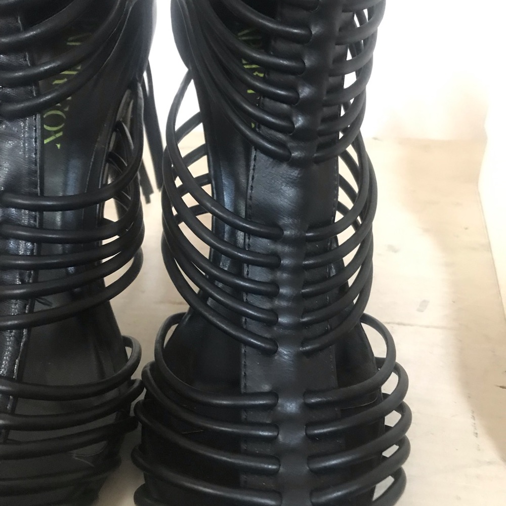 Shoes - Picture 4 of 8